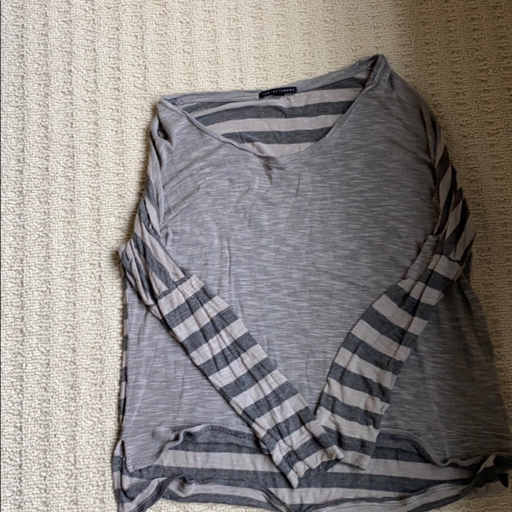Knit flowy top black and cream